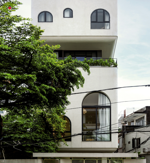NHÀ PHỐ CÓ NỬA TRÊN NHƯ TRÔI LƠ LỬNG