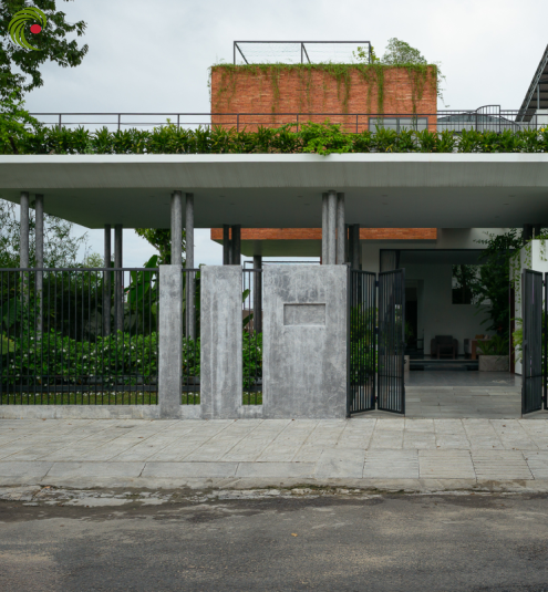 NHÀ PHỐ MIỀN TRUNG VỚI NHIỀU KHOẢNG CHỐNG NÓNG