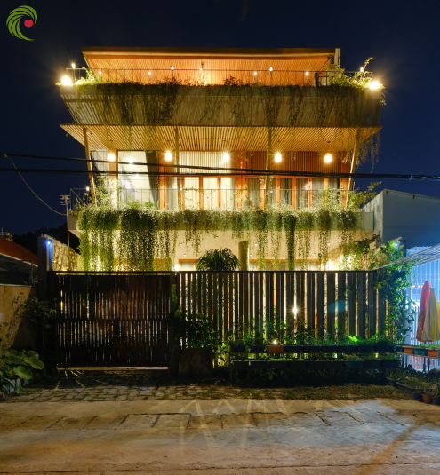 NGÔI NHÀ MANG HƠI THỞ BÌNH YÊN CHO NHỮNG TÂM HỒN THI VỊ