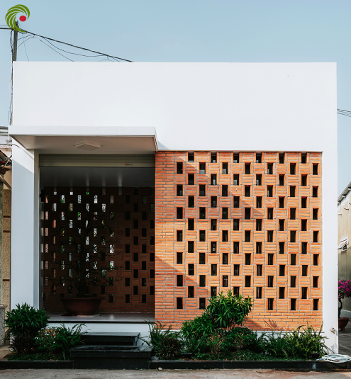 SMALL HOUSE 01