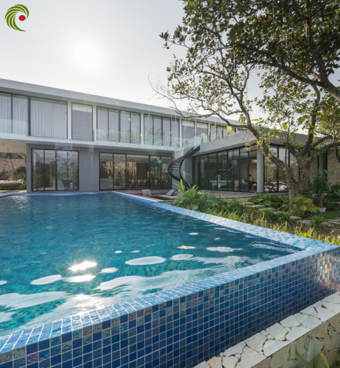 BIỆT THỰ NHƯ PHIẾN ĐÁ CHÊNH VÊNH TRÊN SƯỜN NÚI