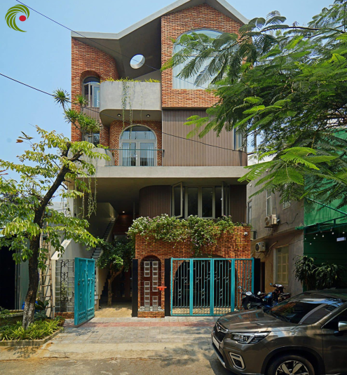 NGÔI NHÀ 'BIẾT THỞ' GIỮA LÒNG THÀNH PHỐ