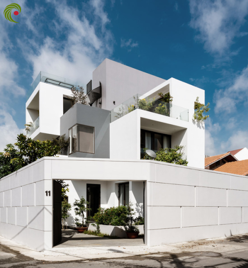 BIỆT THỰ SÀI GÒN DÙ KÍN CỔNG CAO TƯỜNG  NHƯNG VẪN THOÁNG MÁT 