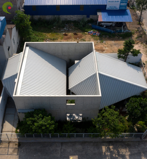 NGÔI NHÀ VỚI 4 MÁI HIÊN NỐI TIẾP