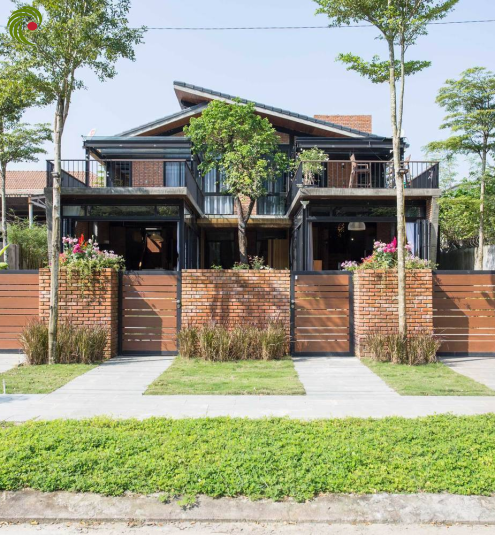  TWO HOI'S HOUSE