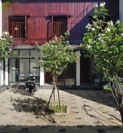 NGÔI NHÀ TRANG TRÍ BẰNG CHỮ THÁI CỔ